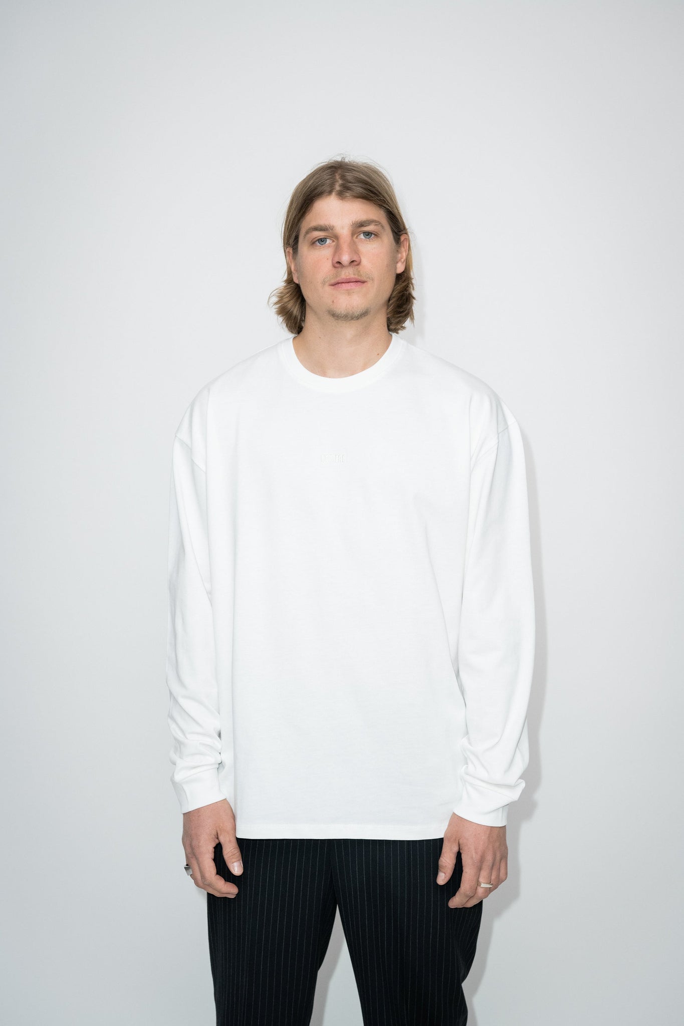 EMBROIDERED LONG SLEEVE TOP