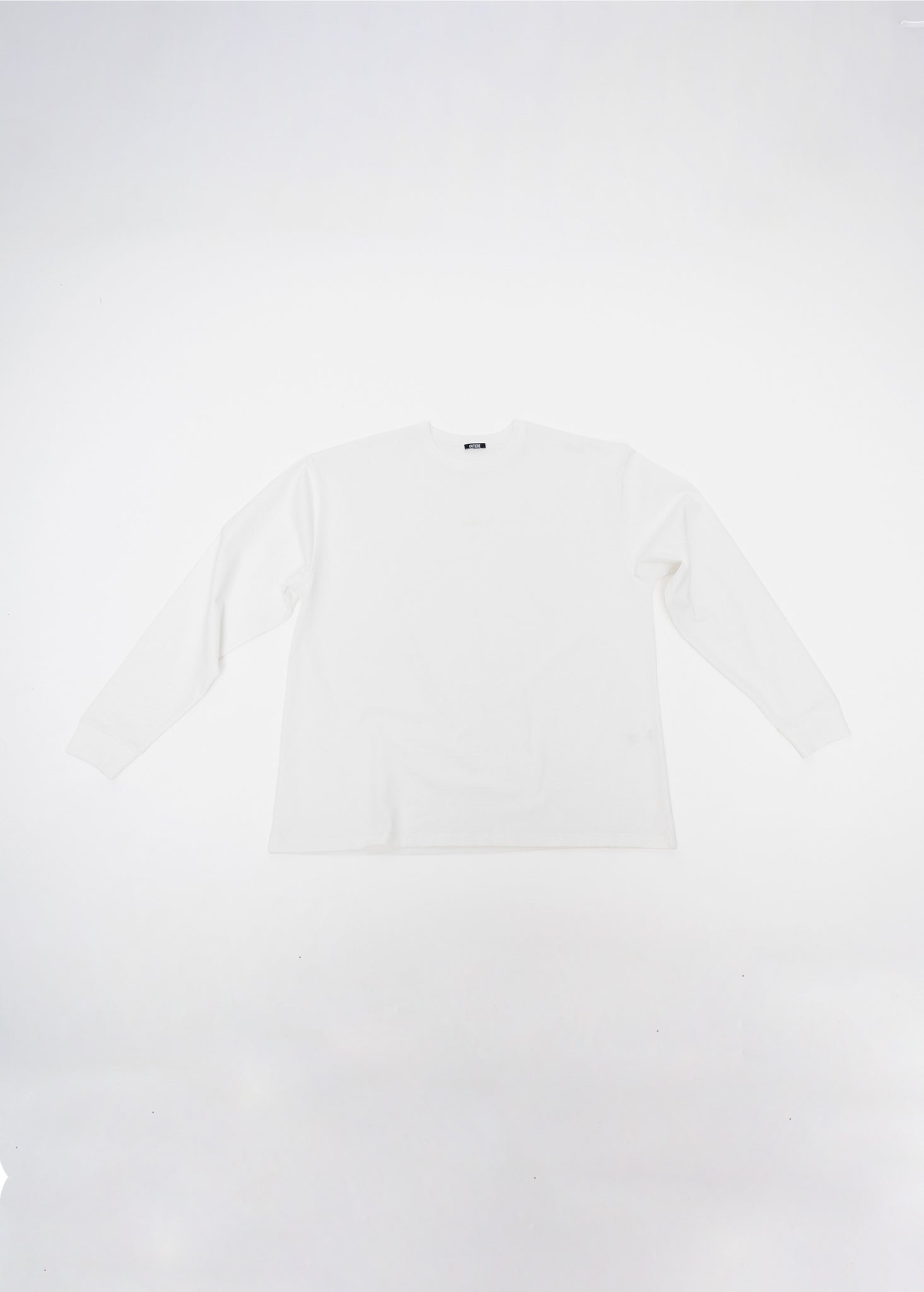 EMBROIDERED LONG SLEEVE TOP
